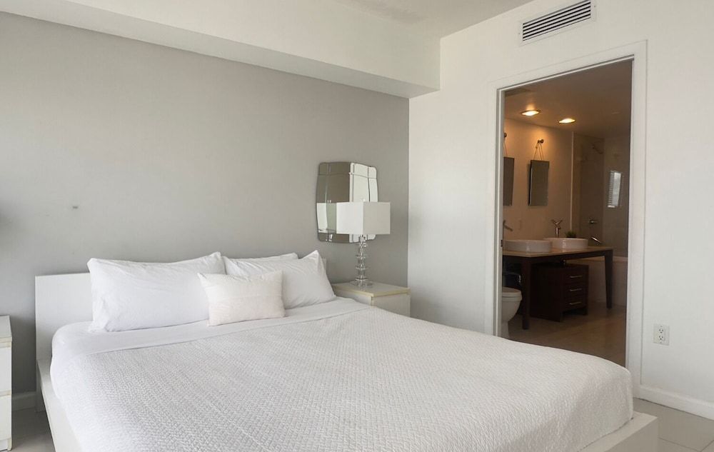 Brickell by Miami Vacation Rentals 2