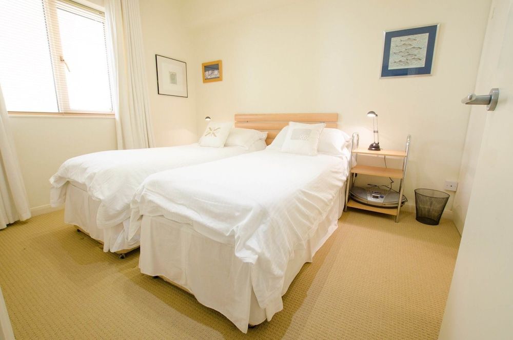 Clifton Court Apt 15 With Heated Pool 2