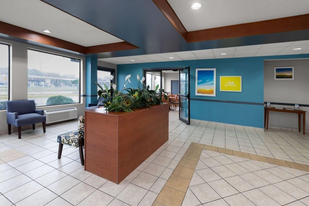Days Inn & Suites by Wyndham Seaford 2