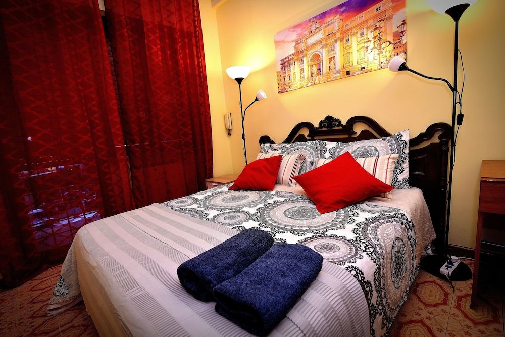 Roma Tiberius Suite 1