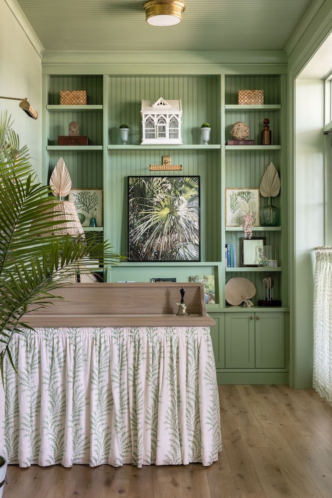 The Dunlin, Auberge Collection 2