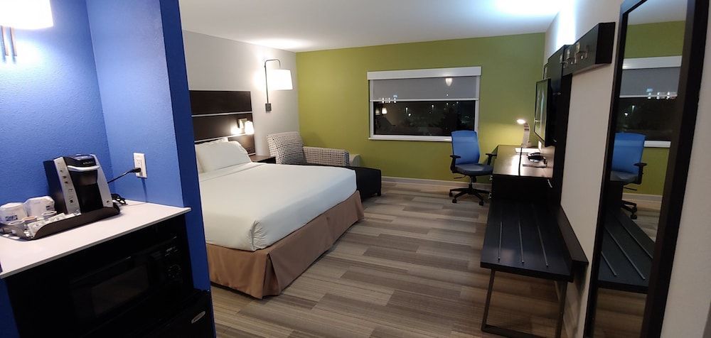 Holiday Inn Express ROLLING MDWS-SCHAUMBURG AREA by IHG 2