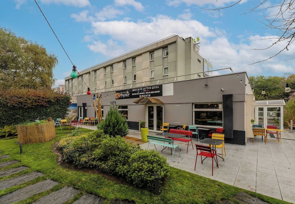 B&B HOTEL Lille Villeneuve d'Ascq Hôtel de Ville 1