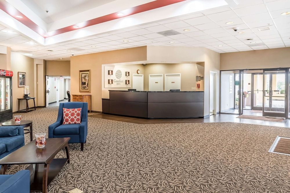 Comfort Inn & Suites Piqua-Near Troy-I75 2
