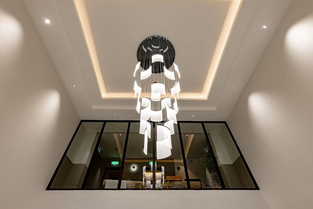 The Bentley Hotel 2