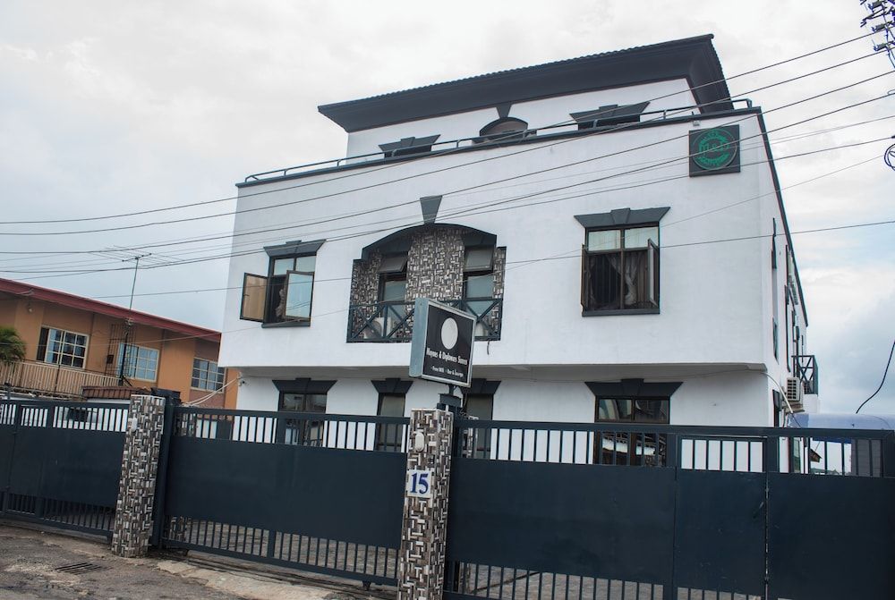 Mayors & Diplomat Suites Opebi 1