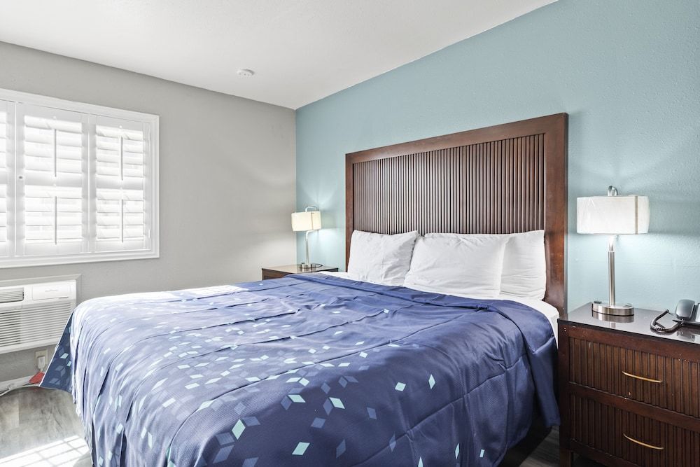 Travelers Inn Medford 1