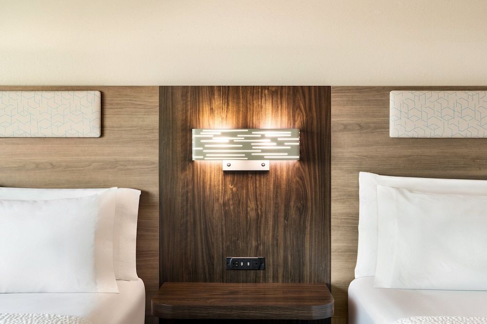 Holiday Inn Express & Suites MOBILE WEST - I-10 by IHG 2