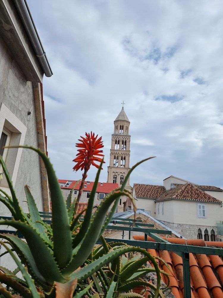 Malena Palace Experience 1