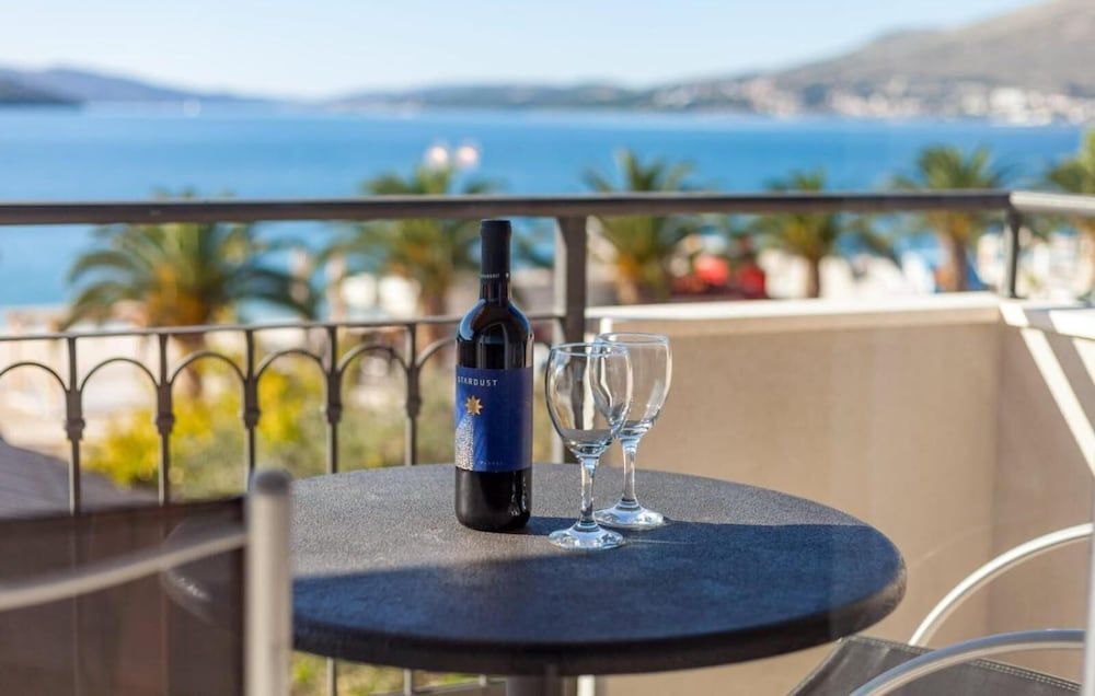 Affabilis Vip House 1