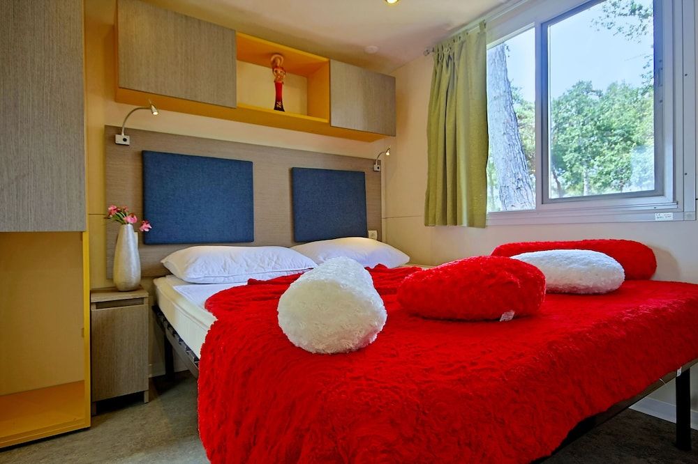 Happy Camp Mobile Homes in Brioni Sunny Camping 2