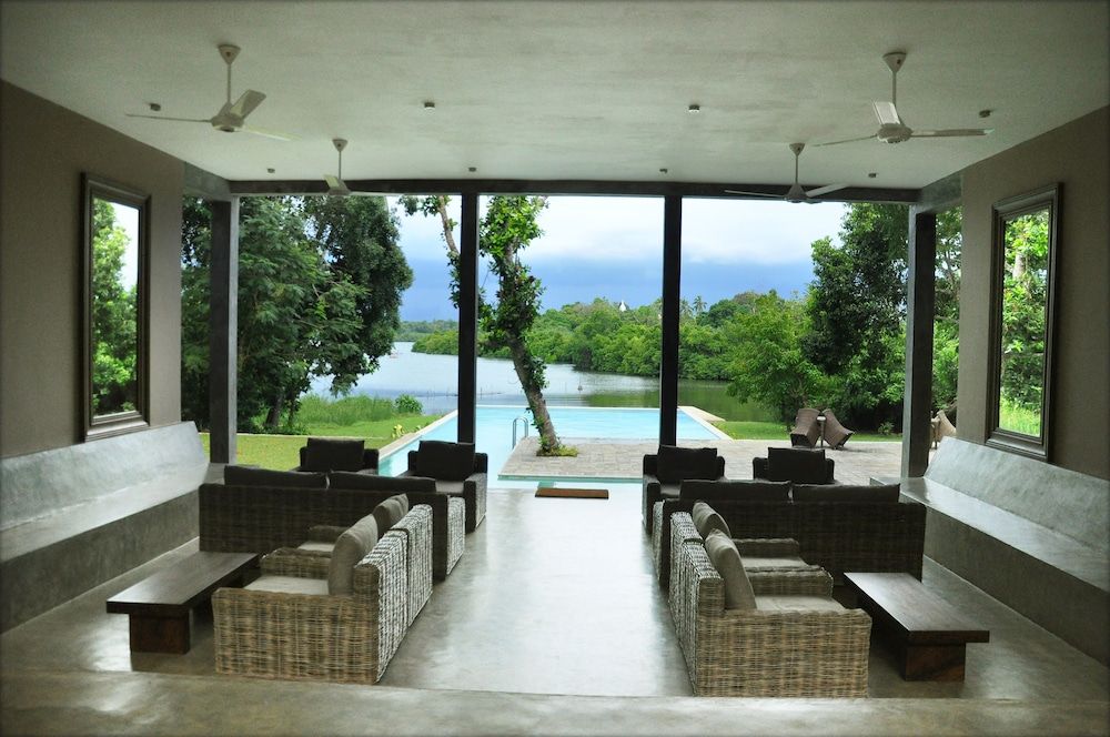 Roman Lake Ayurveda Boutique Resort 2