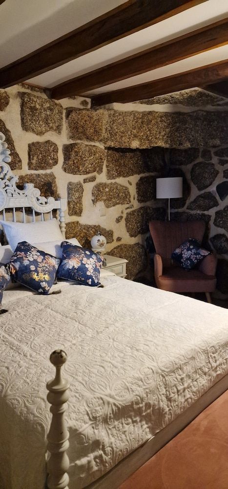 Rustic Retreat-Country House 2