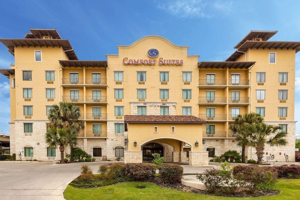 Comfort Suites Alamo-River walk 1