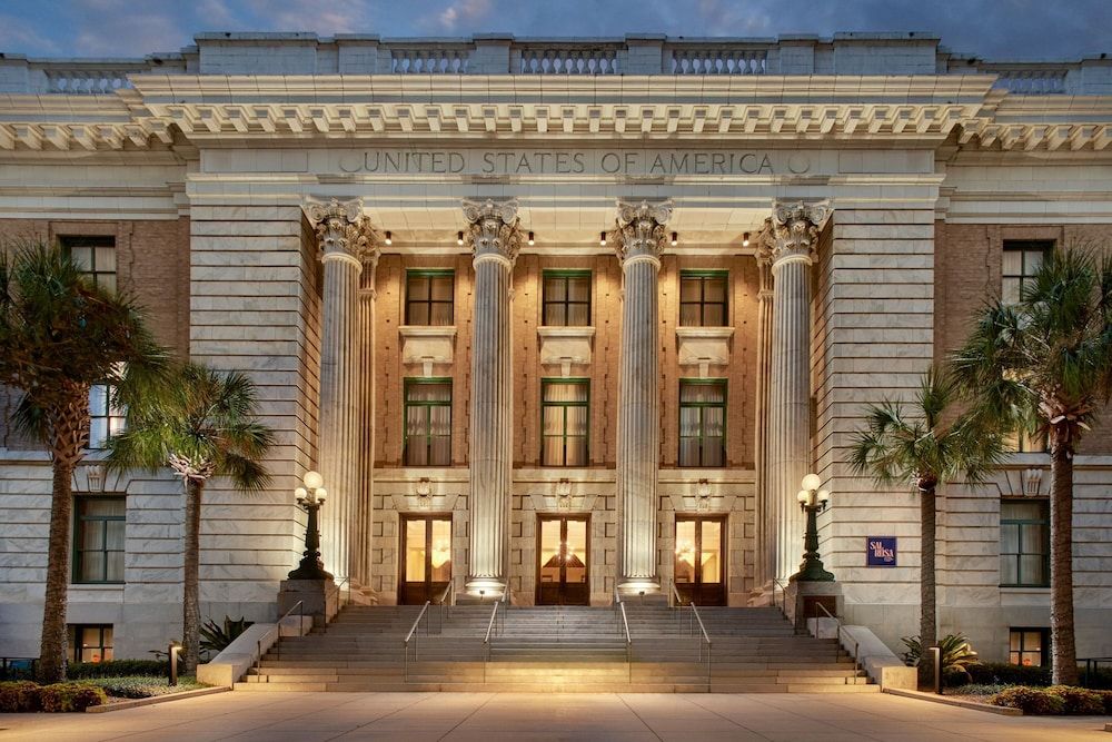 Le Meridien Tampa, The Courthouse 1