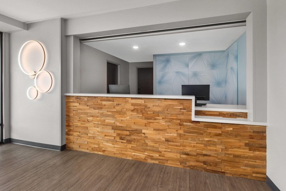 ECHO Suites Extended Stay by Wyndham Fort Worth Alliance 2