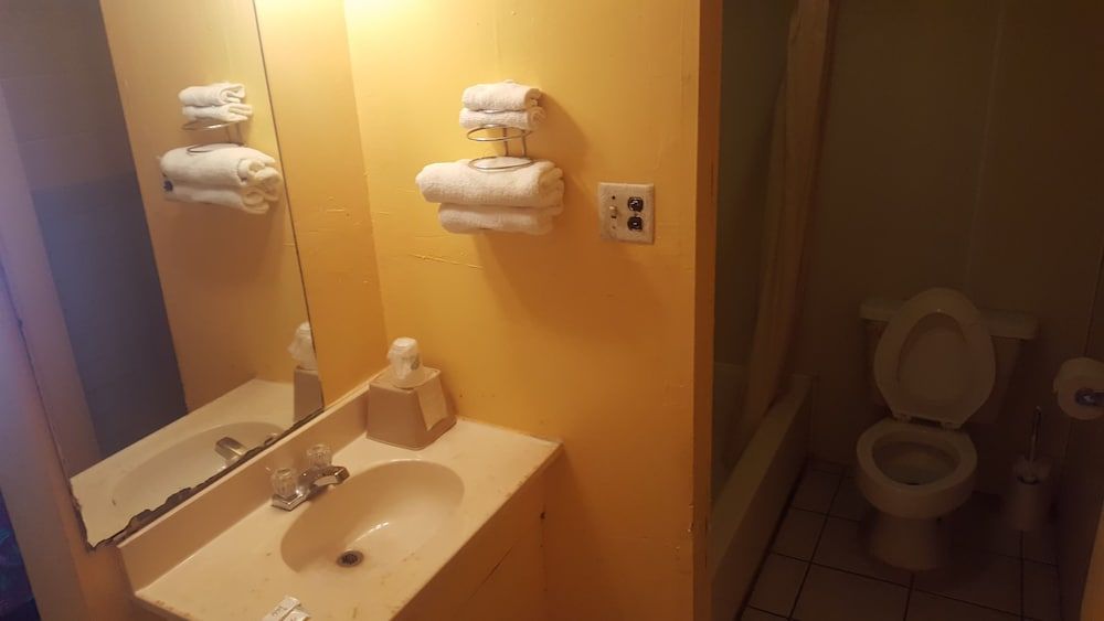 Guest Host Motel 2