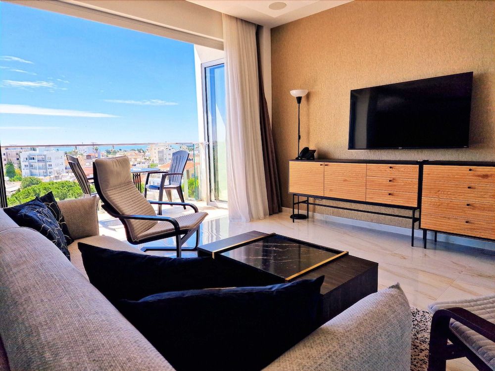 Sveltos Residence 3 Bedroom Suites 1