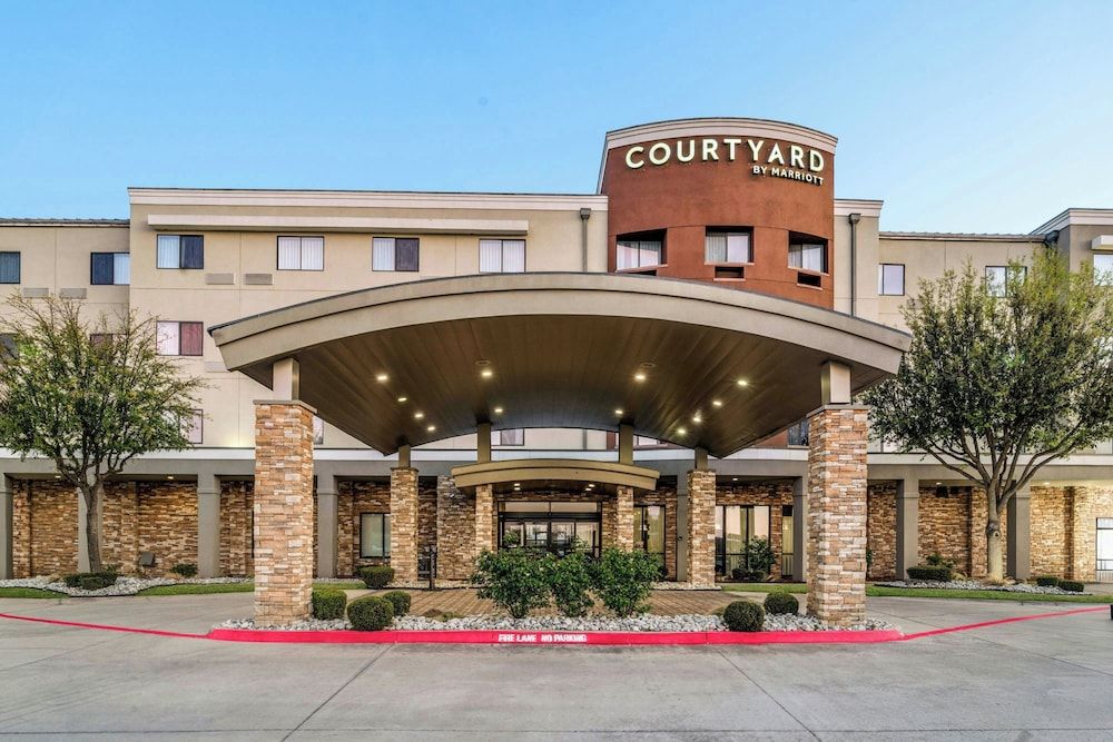 Courtyard Fort Worth West at Cityview 1