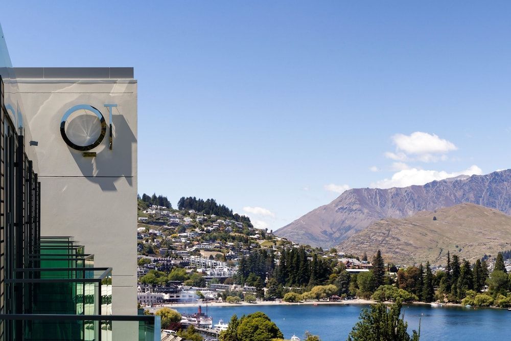 QT Queenstown 1