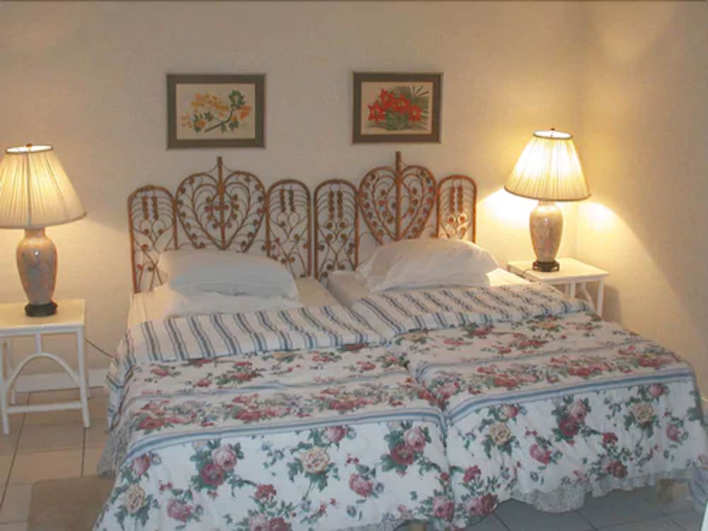 Paradise Villas 2