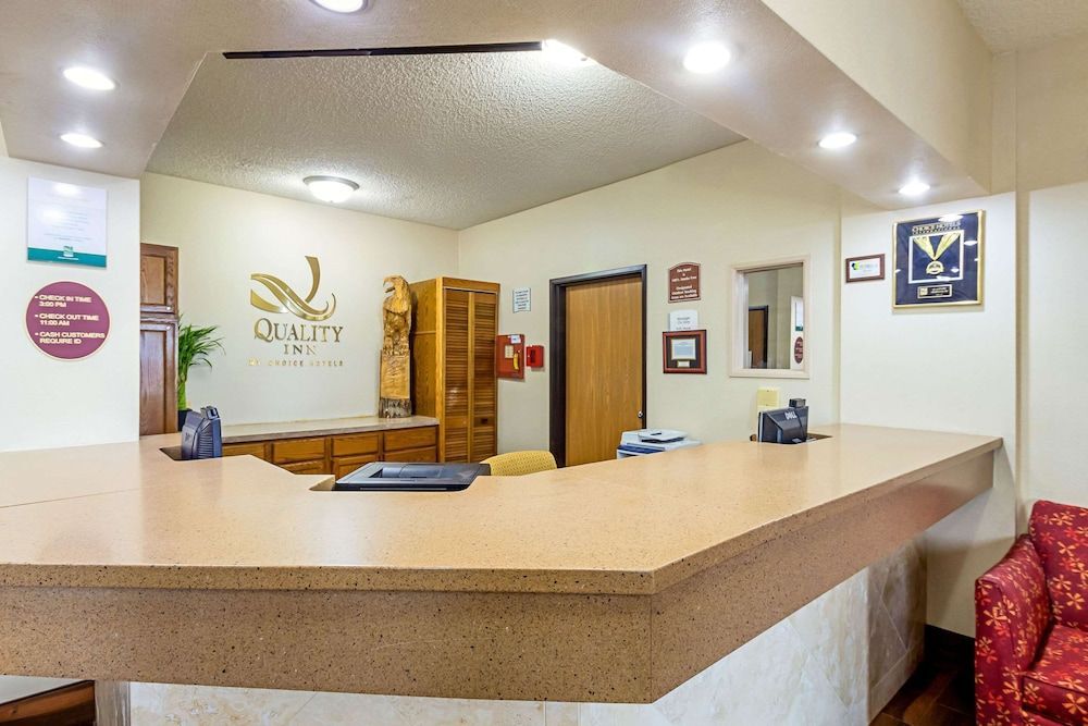 Quality Inn Sheboygan North I-43 2