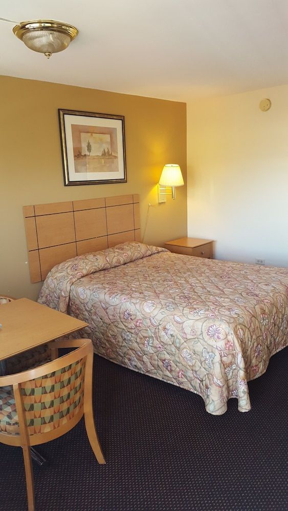New Relax Inn Bridgeview 2