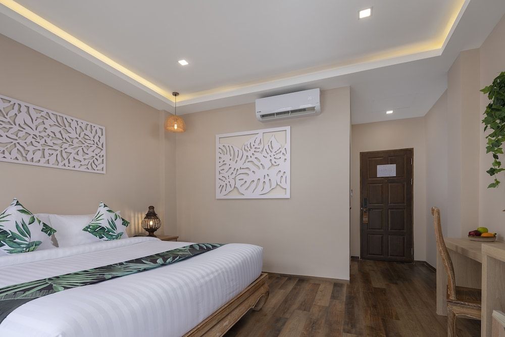 Vannee Golden Sands Beachfront Resort 2