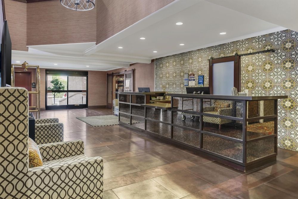 Best Western Plus Brookside Inn 2