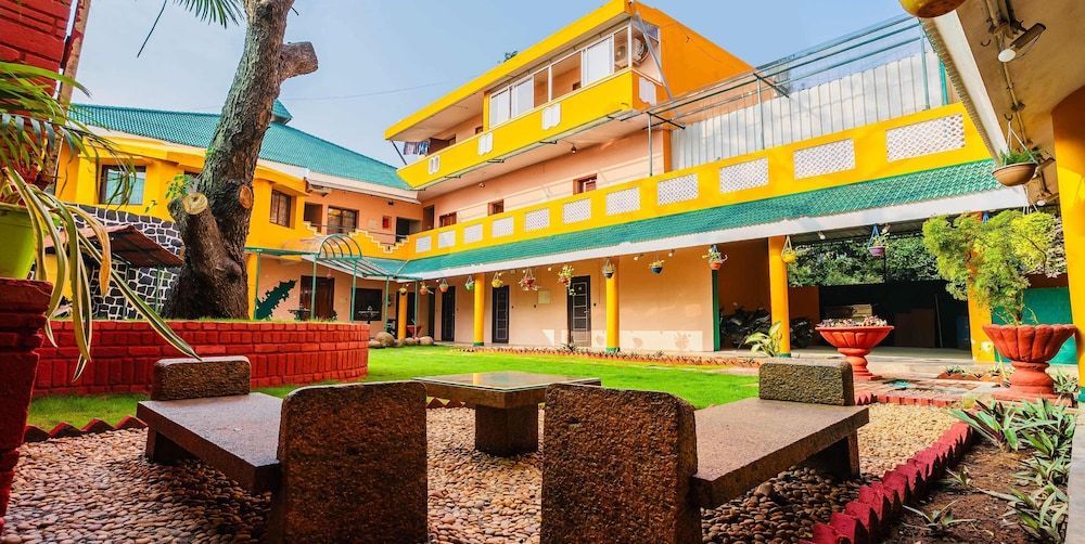 La Courtyard 1