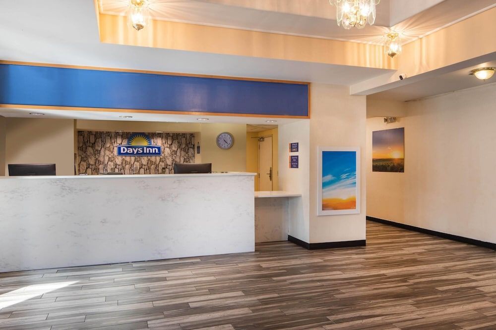 Days Inn by Wyndham Macon I-75 North 2