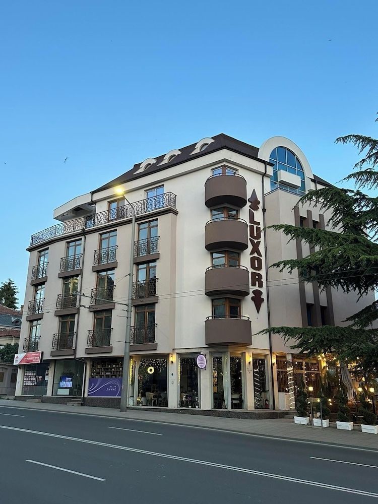 Hotel Luxor 1