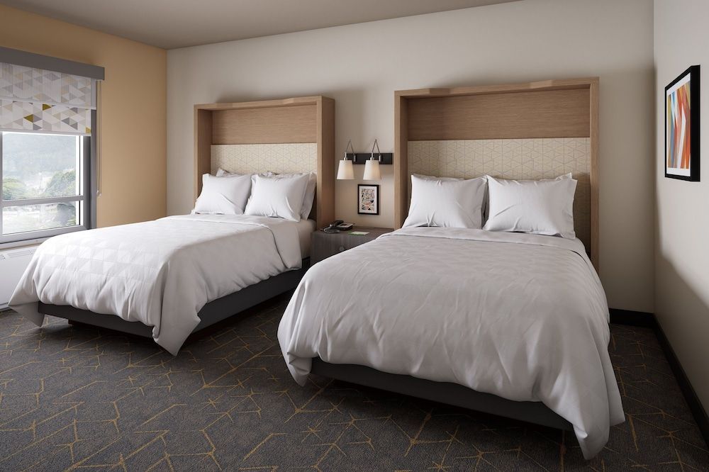 Holiday Inn GLENDALE - STADIUM & ENT DIST by IHG 2