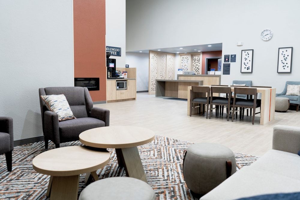 Candlewood Suites WICHITA NORTHWEST by IHG 1