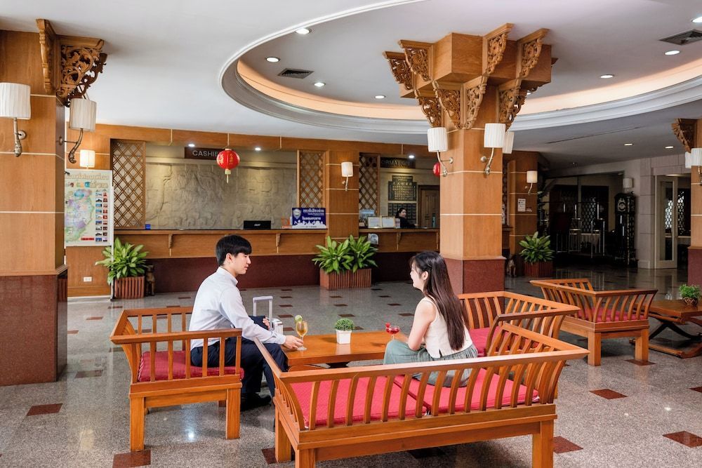 Dhevaraj Hotel 2