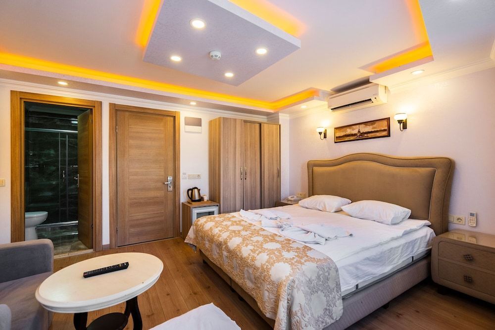 Harbour Suites Old City 1
