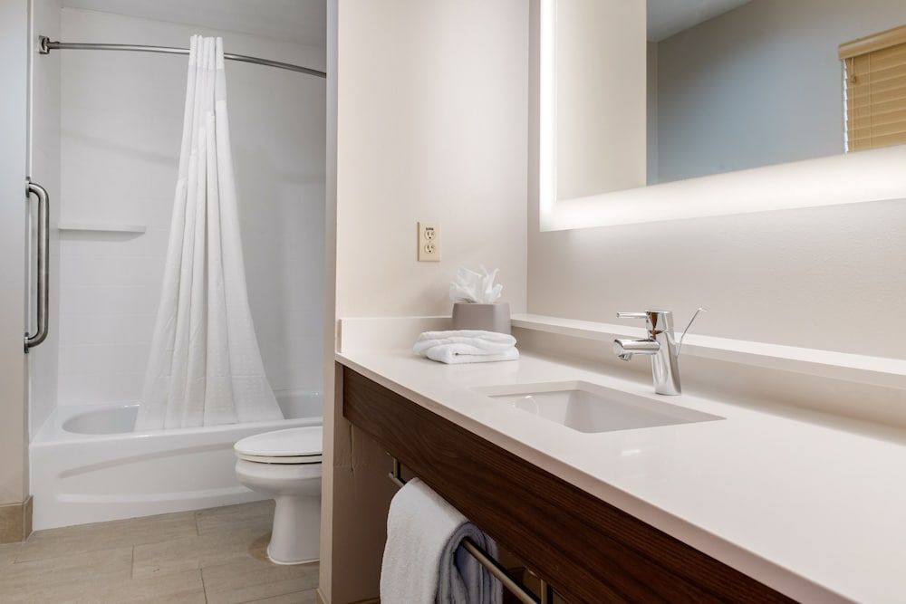 Holiday Inn Express & Suites HARRISON by IHG 2