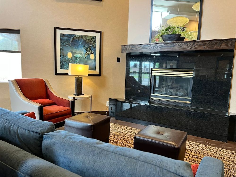 Comfort Suites Louisville East 2