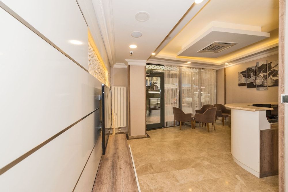 Alphonse Hotel 2