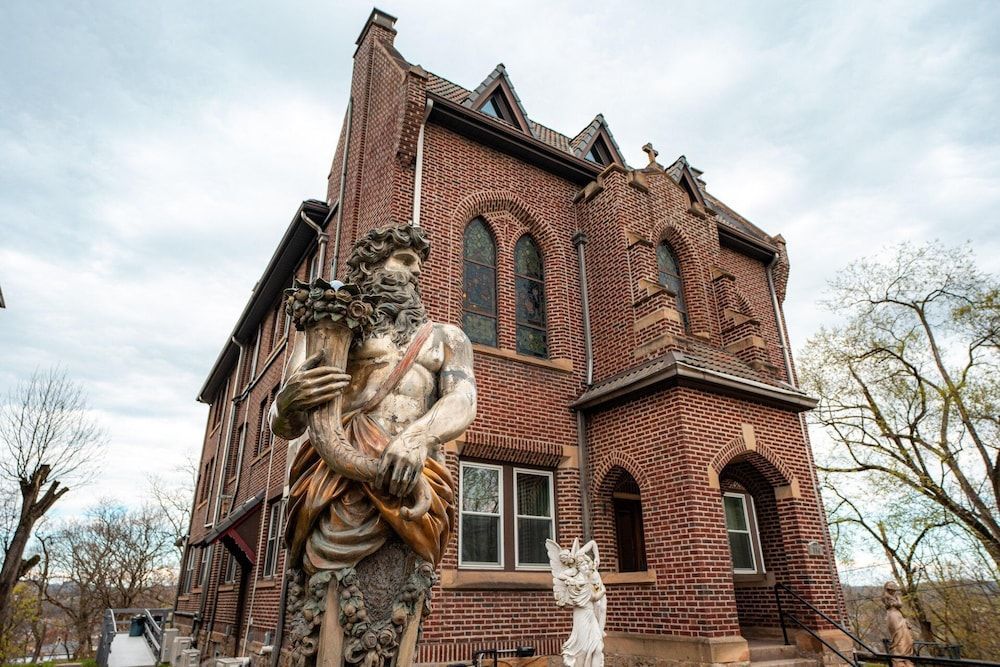 Chateau Connellsville 1
