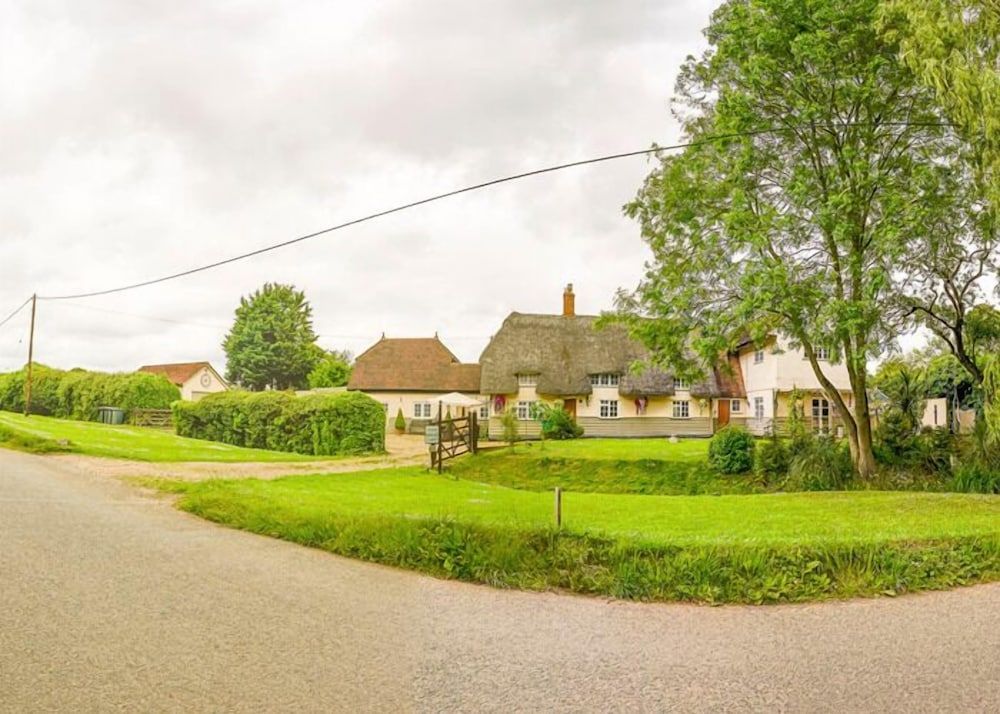 Old Thatch Bambers Green 1