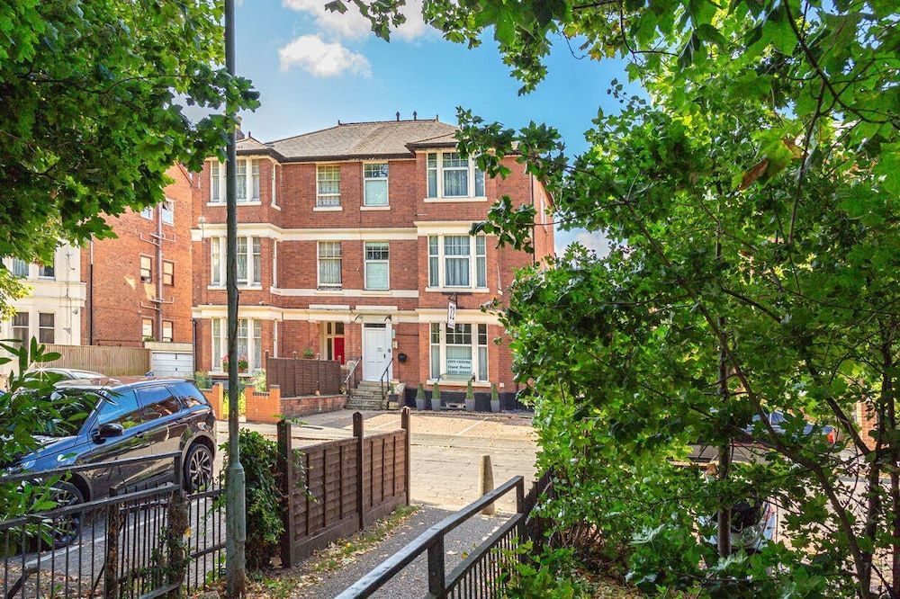 City Centre Guest House - Gloucester Park 1