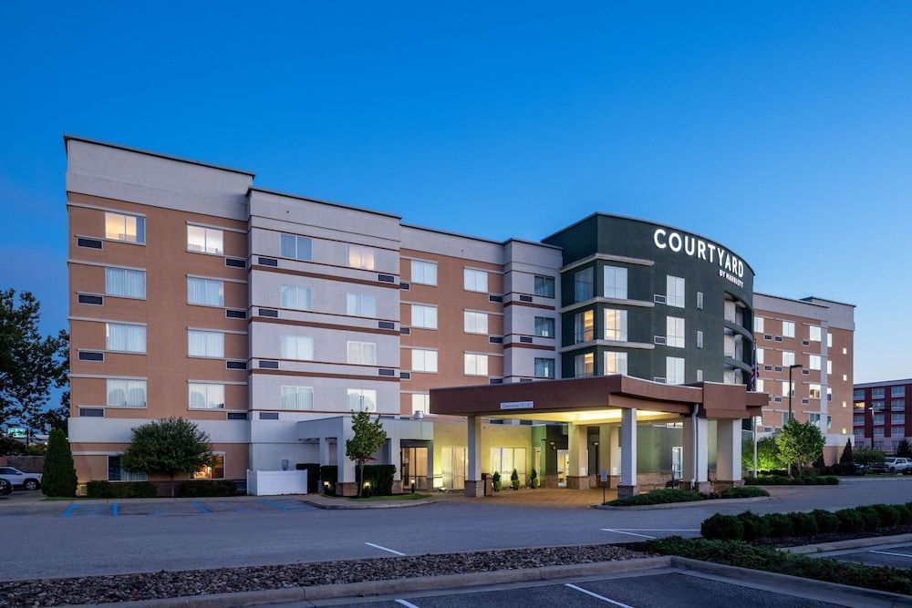 Courtyard by Marriott Charleston Downtown/Civic Center 1