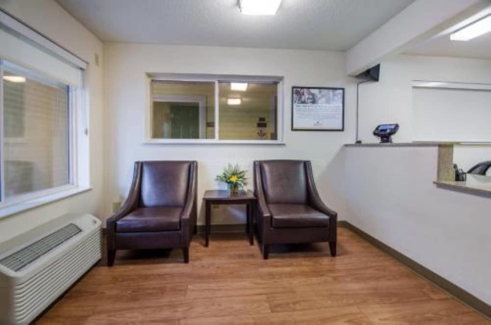 Suburban Studios Winston Salem-University Parkway 2