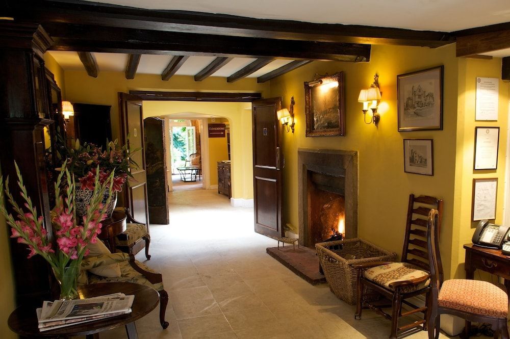 Ockenden Manor Hotel & Spa 2