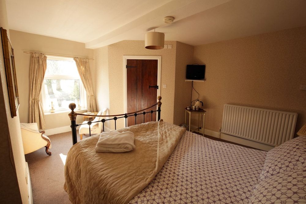 Fitzwarine House Whittington 2