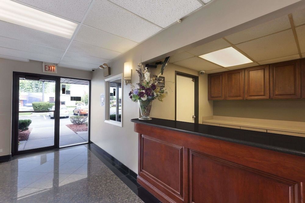 Super 8 by Wyndham Bridgeview/Chicago Area 2