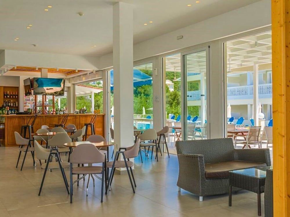 Manousis ApartHotel 2