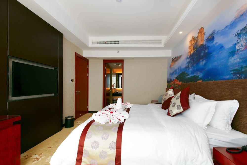 Days Hotel Zhangjiajie 1