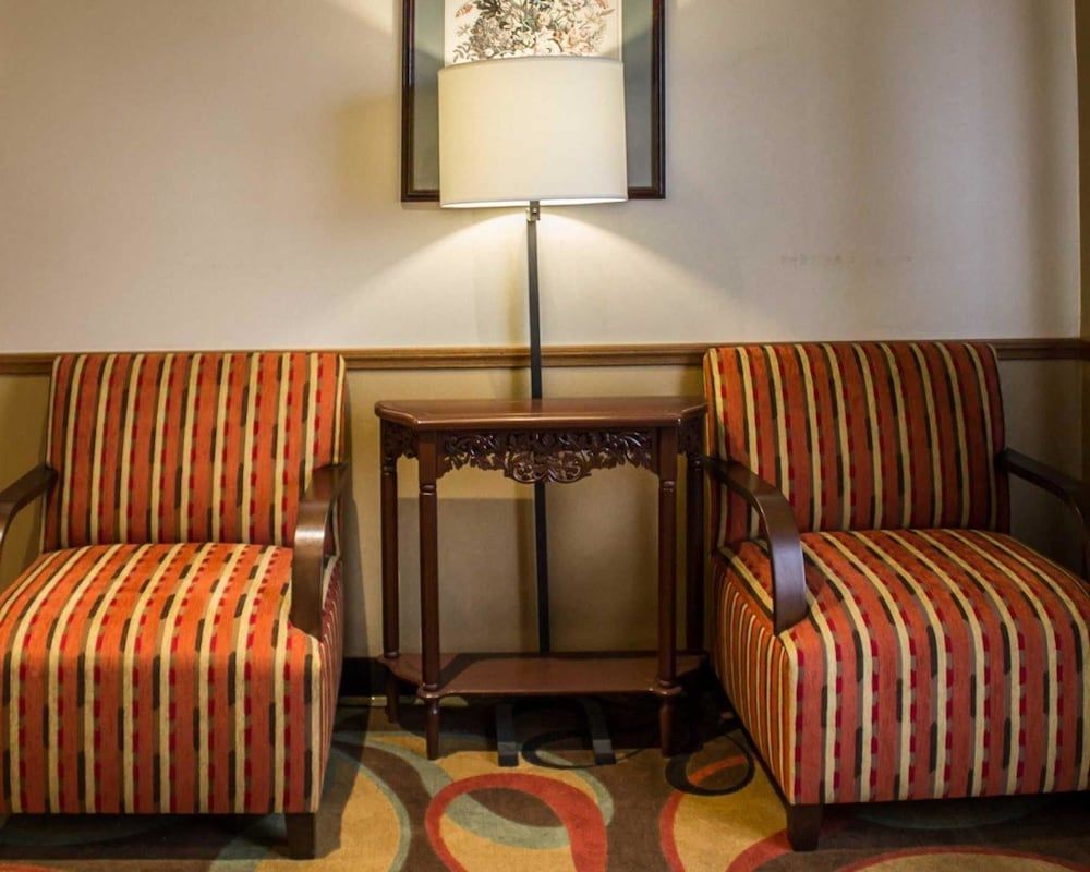 Quality Inn Akron South 2